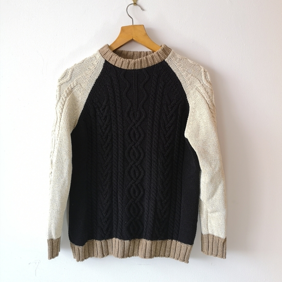 Color blocked cable knit sweater - Picture 1 of 4